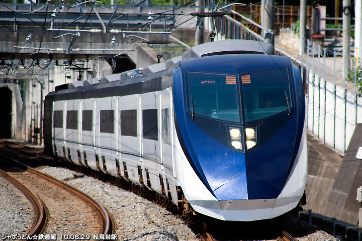 新型スカイライナー＠松飛台駅通過